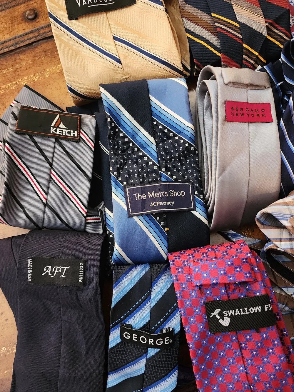 50 Pc Men’s Necktie Lot Vintage & Modern Silk Wool Cotton Polyester Mixed Brands